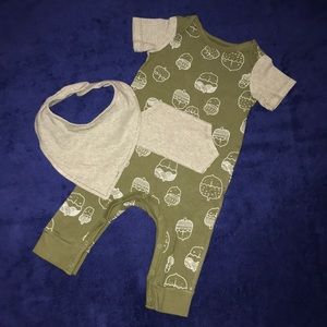 Baby Boys Romper with Bib- Olive😍